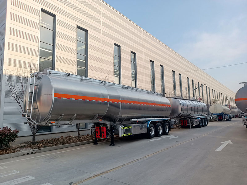 Axles 45000Liters Aluminum Alloy Fuel Tanker Trailer Axles 45000Liters Aluminum Alloy Fuel Tanker Trailer