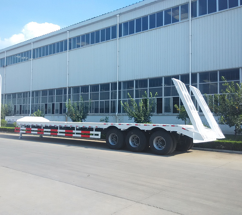 低平板半挂车.jpg