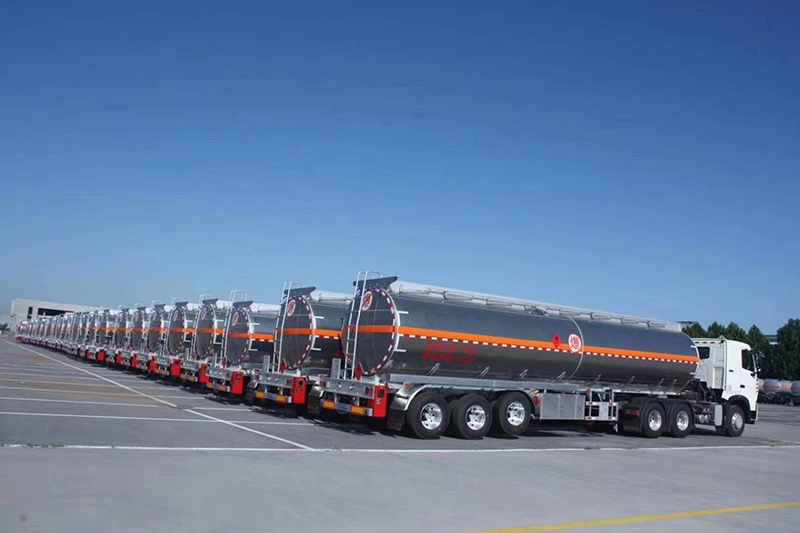 Axles 45000Liters Aluminum Alloy Fuel Tanker Trailer Axles 45000Liters Aluminum Alloy Fuel Tanker Trailer