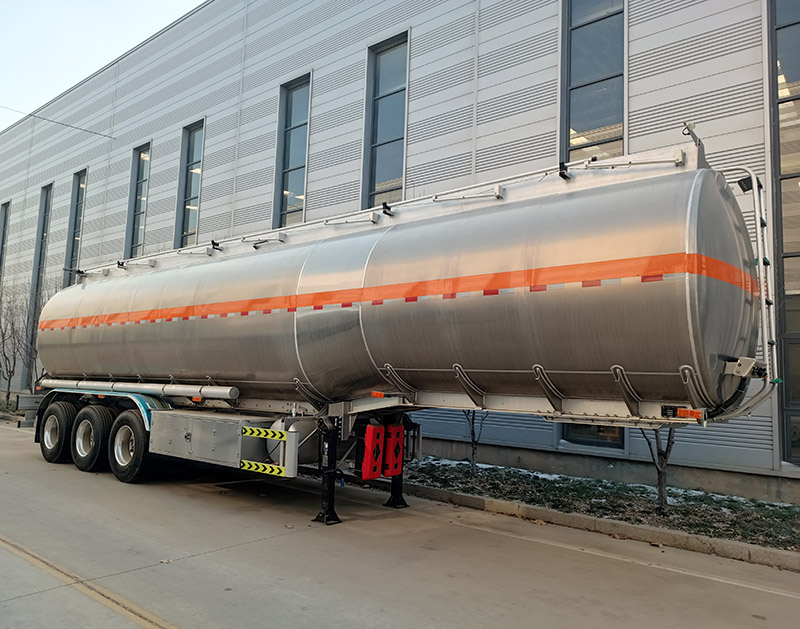 Axles 45000Liters Aluminum Alloy Fuel Tanker Trailer Axles 45000Liters Aluminum Alloy Fuel Tanker Trailer